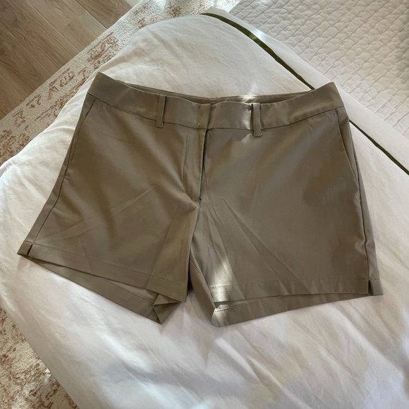 NWOT Nike Golf Shorts - Khaki - Picture 1 of 3